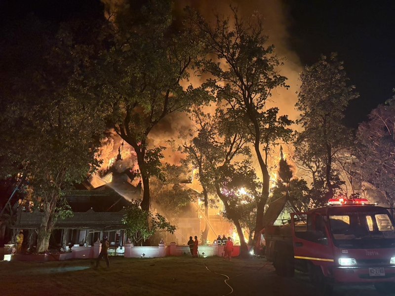 ไฟไหม้โรงแรมดาราเทวี โรงแรมดังเชียงใหม่ กลางดึก ไฟไหม้โรงแรมดาราเทวี โรงแรมดังเชียงใหม่ กลางดึก