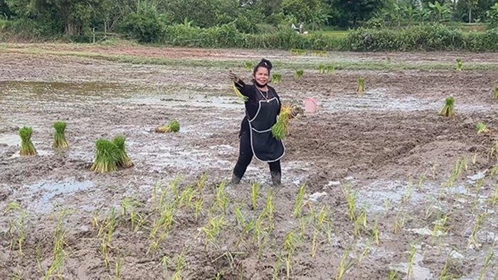 เปิดชีวิตเจ๊อ๋อ ในวัย 51 ปี เคยถูกหวย 90 ล้าน ปัจจุบันทำอะไร เปิดชีวิตเจ๊อ๋อ ในวัย 51 ปี เคยถูกหวย 90 ล้าน ปัจจุบันทำอะไร