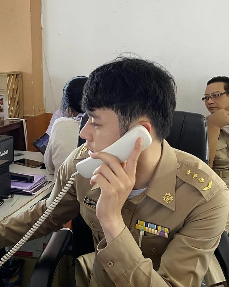 นายสถานีหล่อ สถานีกันทรารมย์ ชาวเน็ตเปิดวาร์ปให้แล้ว นายสถานีหล่อ สถานีกันทรารมย์ ชาวเน็ตเปิดวาร์ปให้แล้ว