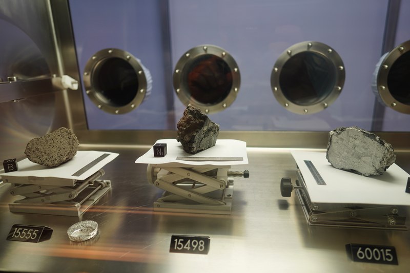 คดีประหลาด เด็กฝึกงาน NASA ขโมยหิน 680 ล้าน เพราะอยากมีเซ็กซ์บนดวงจันทร์ คดีประหลาด เด็กฝึกงาน NASA ขโมยหิน 680 ล้าน เพราะอยากมีเซ็กซ์บนดวงจันทร์