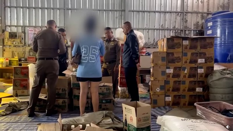 ทลายโรงงานกลางกรุง ปลอมซอส กาแฟยี่ห้อดัง ทลายโรงงานกลางกรุง ปลอมซอส กาแฟยี่ห้อดัง