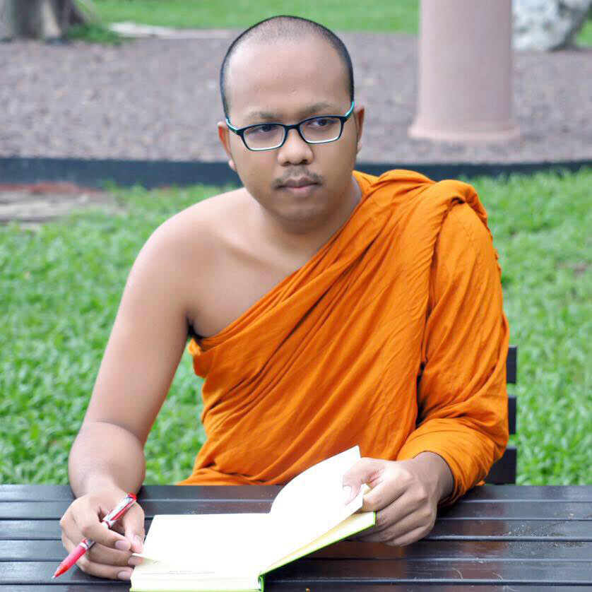 พระมหาไพรวัลย์ ติงคนถวายสังฆทานอาหารหมา บอกให้ทำบุญกับสถานรับเลี้ยงดีกว่า พระมหาไพรวัลย์ ติงคนถวายสังฆทานอาหารหมา บอกให้ทำบุญกับสถานรับเลี้ยงดีกว่า