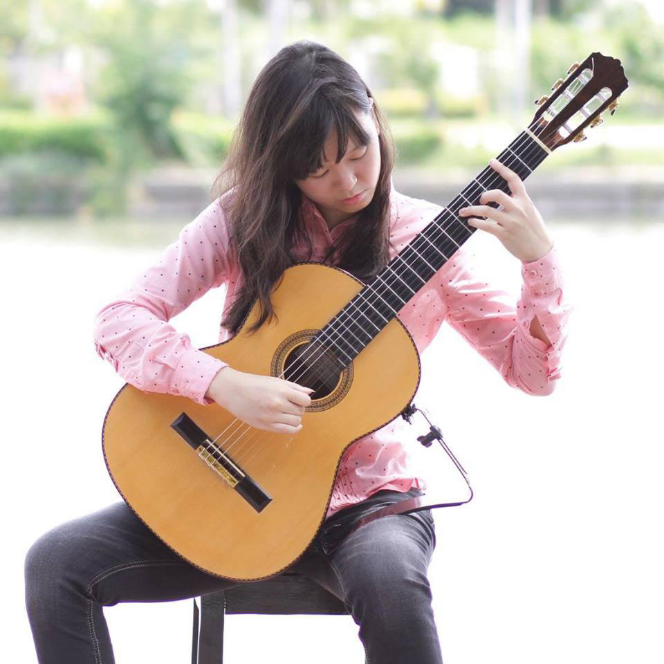 พิว ไอริณ นักกีตาร์สาวอนาคตไกล ยอมขายกีตาร์สุดรัก นำเงินรักษาแม่ป่วย พิว ไอริณ นักกีตาร์สาวอนาคตไกล ยอมขายกีตาร์สุดรัก นำเงินรักษาแม่ป่วย