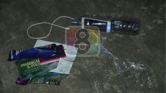 เร่งเก็บกู้วัตถุคล้ายระเบิดหมายป่วนสุวรรณภูมิ เอามือถือเสียบสายพ่วงแบตเตอรี่ เร่งเก็บกู้วัตถุคล้ายระเบิดหมายป่วนสุวรรณภูมิ เอามือถือเสียบสายพ่วงแบตเตอรี่