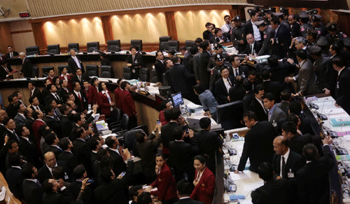 สภาเดือด