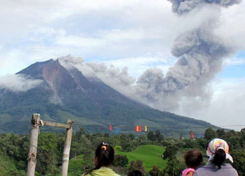 ภูเขาไฟสินาบัง ภูเขาไฟสินาบัง