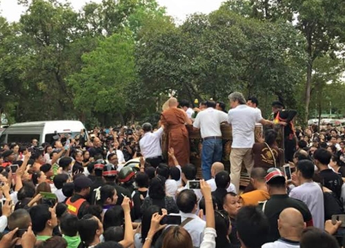 หลวงพ่อคูณ หลวงพ่อคูณ