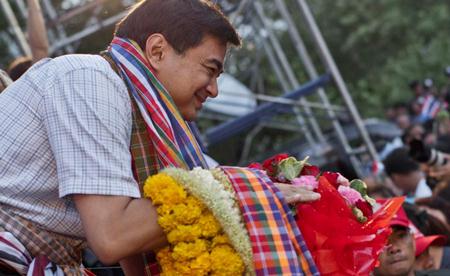 อภิสิทธิ์ เวชชาชีวะ อภิสิทธิ์ เวชชาชีวะ