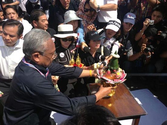 สุเทพ เทือกสุบรรณ สุเทพ เทือกสุบรรณ