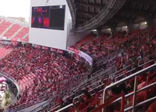 เสื้อแดง เสื้อแดง