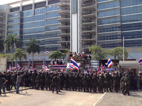 กปปส. บุก สนง.ปลัดกลาโหม กปปส. บุก สนง.ปลัดกลาโหม