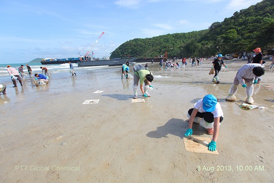 น้ำมันรั่ว