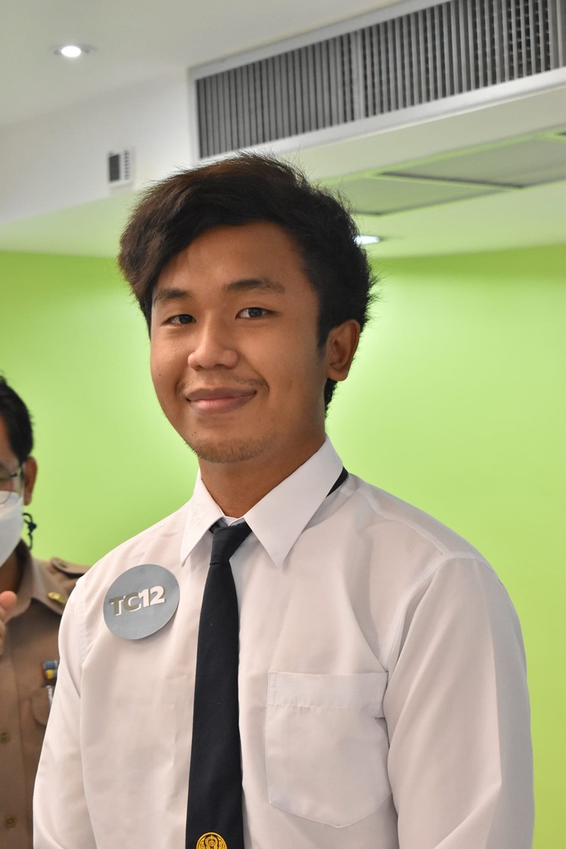 ฮีโร่เสื้อกันฝนม่วง ฮีโร่เสื้อกันฝนม่วง