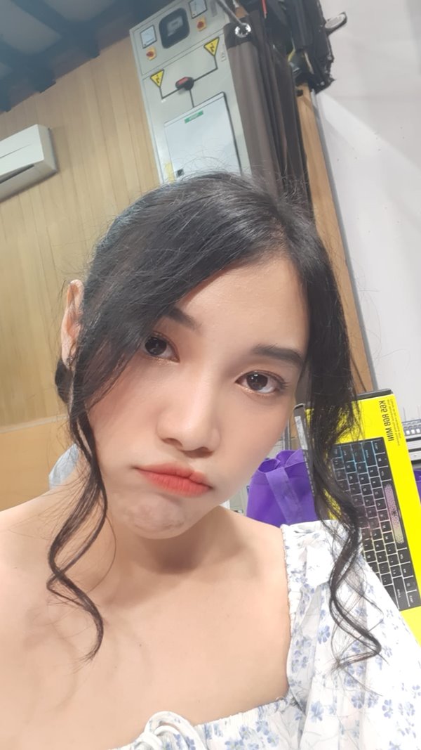 จูน JUNEOXZY จูน JUNEOXZY