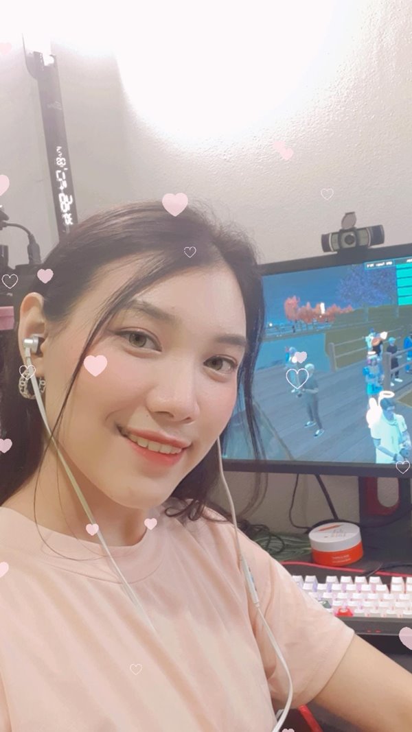 จูน JUNEOXZY จูน JUNEOXZY