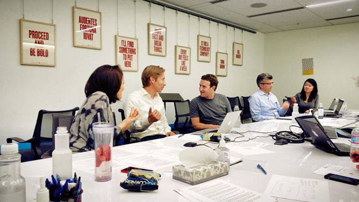 มาร์ค ซัคเคอร์เบิร์ก มาร์ค ซัคเคอร์เบิร์ก