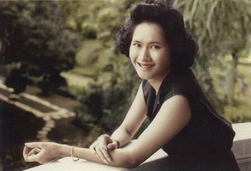 สมเด็จพระเจ้าพี่นางเธอ สมเด็จพระเจ้าพี่นางเธอ