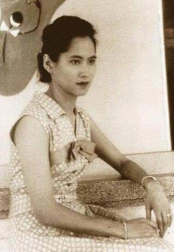 สมเด็จพระเจ้าพี่นางเธอ สมเด็จพระเจ้าพี่นางเธอ