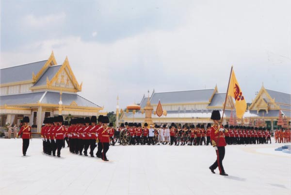 ภาพพระราชทาน สมเด็จพระเจ้าอยู่หัว - สมเด็จพระเทพฯ ถวายพระเพลิงพระบรมศพ ภาพพระราชทาน สมเด็จพระเจ้าอยู่หัว - สมเด็จพระเทพฯ ถวายพระเพลิงพระบรมศพ