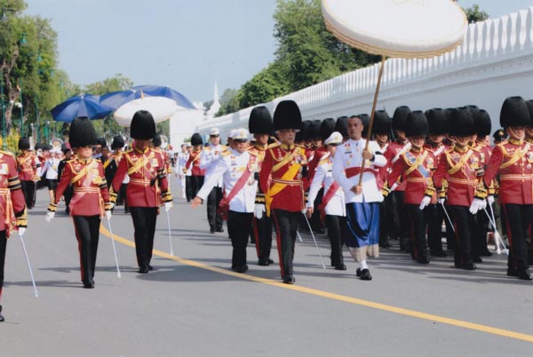 ภาพพระราชทาน สมเด็จพระเจ้าอยู่หัว - สมเด็จพระเทพฯ ถวายพระเพลิงพระบรมศพ ภาพพระราชทาน สมเด็จพระเจ้าอยู่หัว - สมเด็จพระเทพฯ ถวายพระเพลิงพระบรมศพ