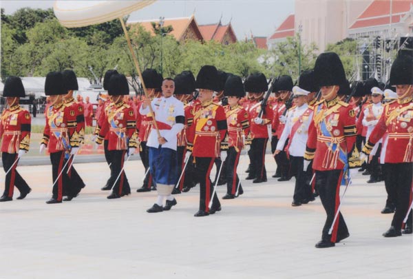 ภาพพระราชทาน สมเด็จพระเจ้าอยู่หัว - สมเด็จพระเทพฯ ถวายพระเพลิงพระบรมศพ ภาพพระราชทาน สมเด็จพระเจ้าอยู่หัว - สมเด็จพระเทพฯ ถวายพระเพลิงพระบรมศพ