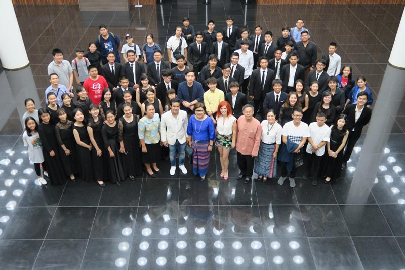 คอนเสิร์ต รวมใจภักดิ์ สมเด็จพระเจ้าพี่นางเธอฯ ครั้งที่ 10 คอนเสิร์ต รวมใจภักดิ์ สมเด็จพระเจ้าพี่นางเธอฯ ครั้งที่ 10