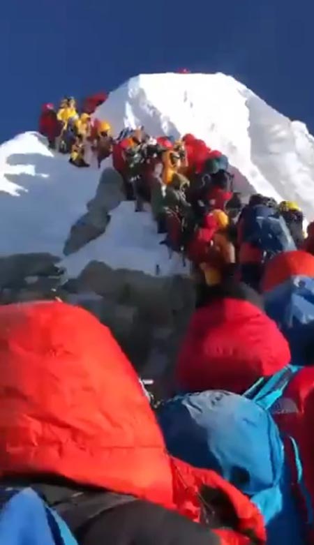 นักปีนเขาเสียชีวิต นักปีนเขาเสียชีวิต