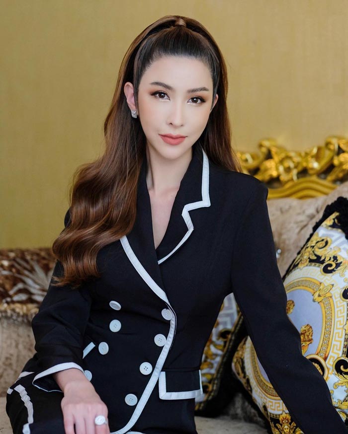 ไฮโซม่านฟ้า อรปภัตร จันทรสาขา ไฮโซม่านฟ้า อรปภัตร จันทรสาขา