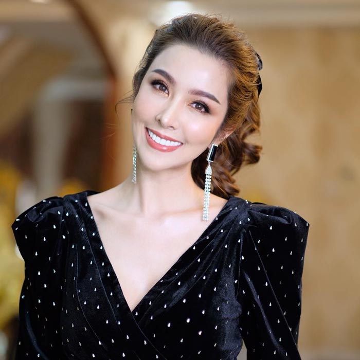 ไฮโซม่านฟ้า อรปภัตร จันทรสาขา ไฮโซม่านฟ้า อรปภัตร จันทรสาขา