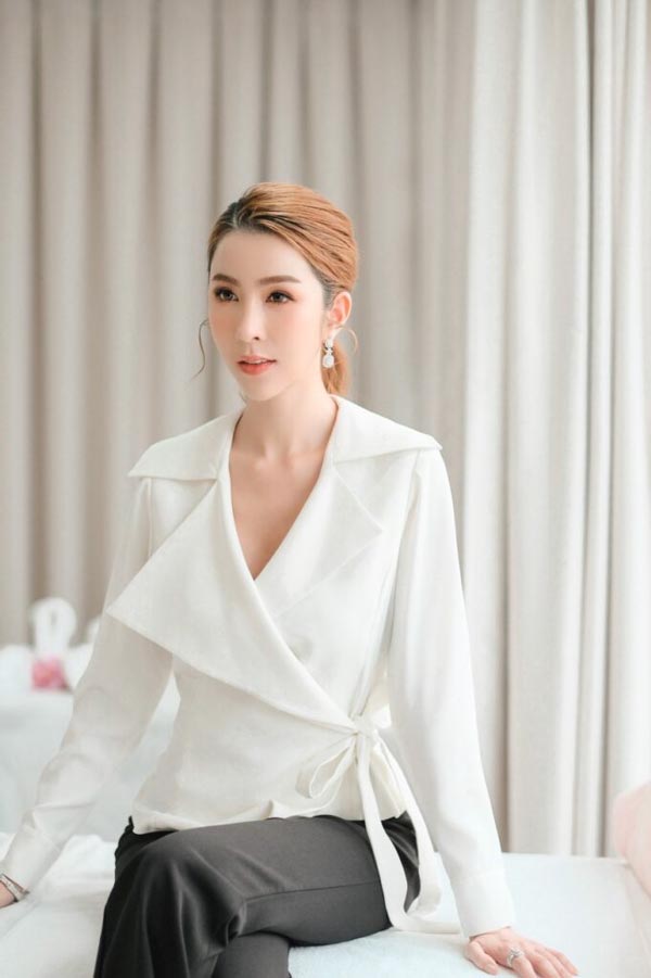 ไฮโซม่านฟ้า อรปภัตร จันทรสาขา ไฮโซม่านฟ้า อรปภัตร จันทรสาขา