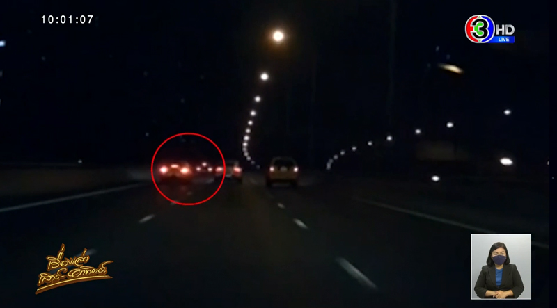 เบนซ์ชนท้ายเก๋ง บนทางด่วน เบนซ์ชนท้ายเก๋ง บนทางด่วน