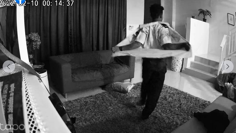 รปภ. แอบเข้าบ้าน รปภ. แอบเข้าบ้าน