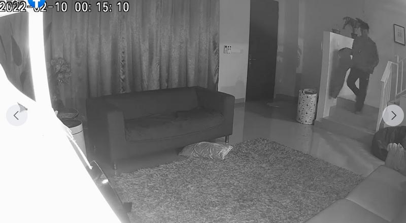 รปภ. แอบเข้าบ้าน รปภ. แอบเข้าบ้าน