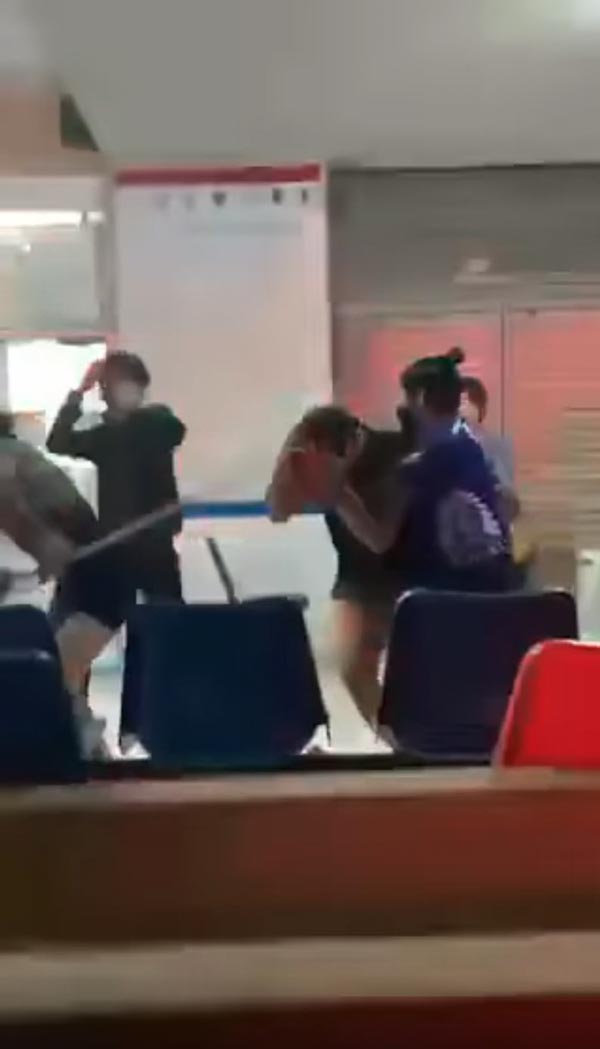 หนุ่มเมากร่าง ป่วนโรงพยาบาล หนุ่มเมากร่าง ป่วนโรงพยาบาล