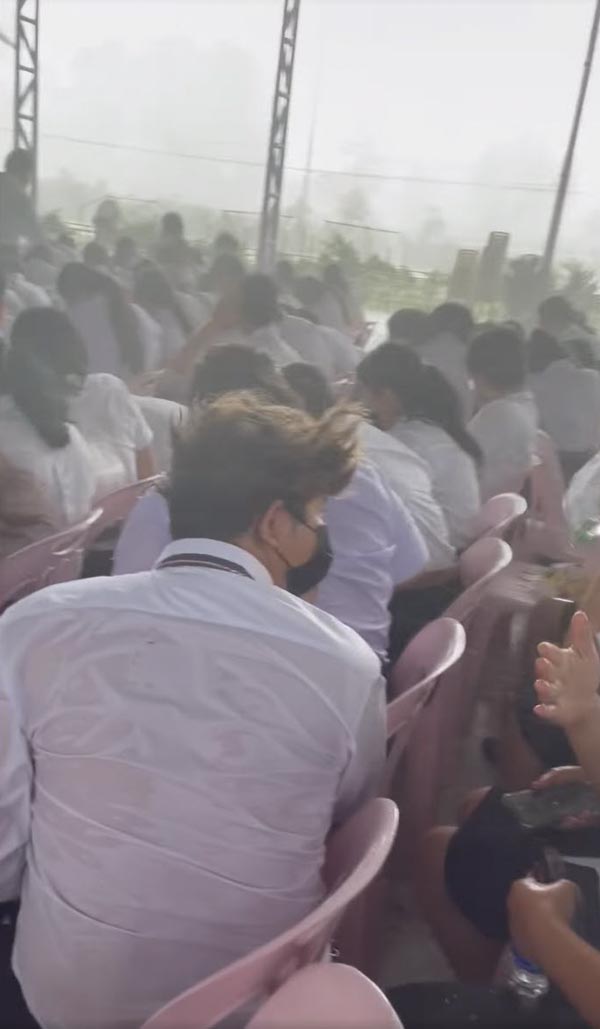 พายุถล่ม วันซ้อมรับปริญญา พายุถล่ม วันซ้อมรับปริญญา