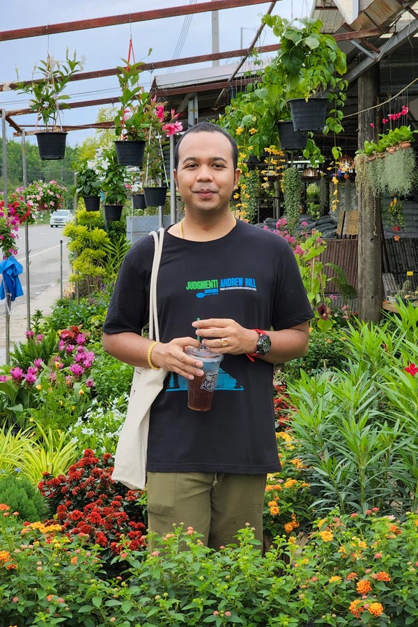 ไพรวัลย์ วรรณบุตร ไพรวัลย์ วรรณบุตร