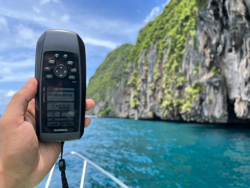 ฝรั่งจับปลานกแก้ว ฝรั่งจับปลานกแก้ว