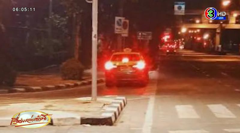 รถเบนท์ลีย์ชนปาเจโร่ บนทางด่วน รถเบนท์ลีย์ชนปาเจโร่ บนทางด่วน