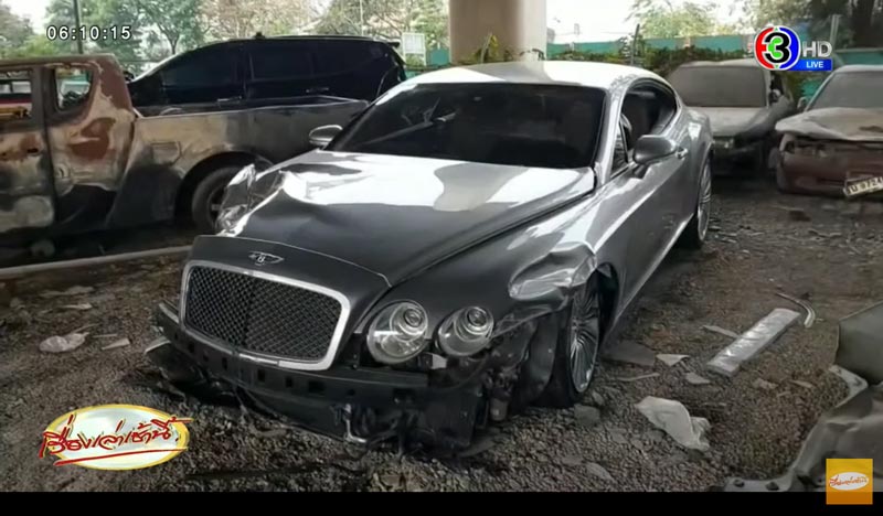 รถเบนท์ลีย์ชนปาเจโร่ บนทางด่วน รถเบนท์ลีย์ชนปาเจโร่ บนทางด่วน