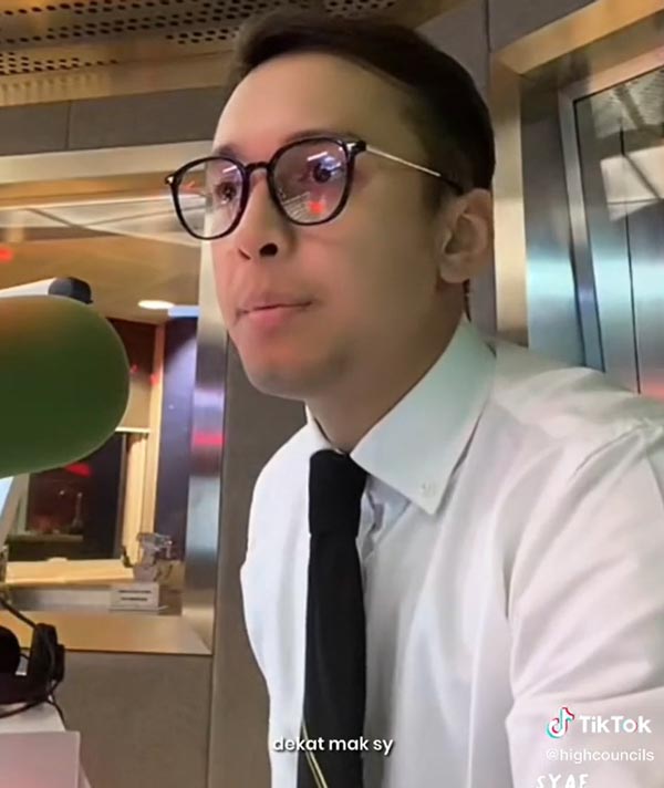 ผีโทรมาในรายการวิทยุ ผีโทรมาในรายการวิทยุ