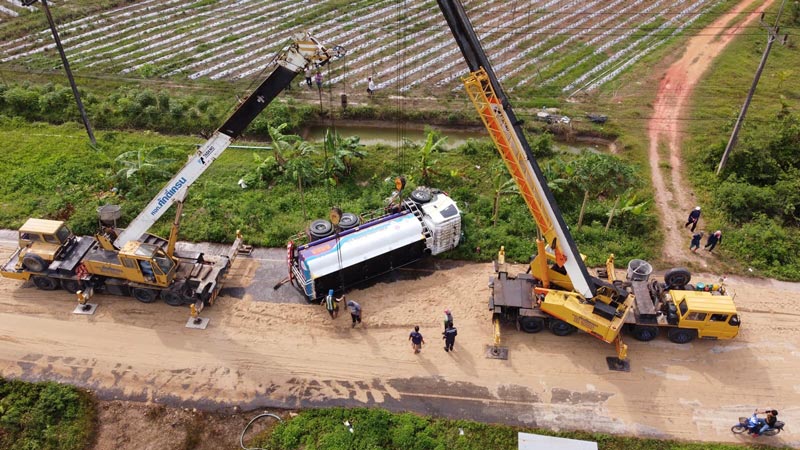 รถน้ำมันคว่ำ รถน้ำมันคว่ำ