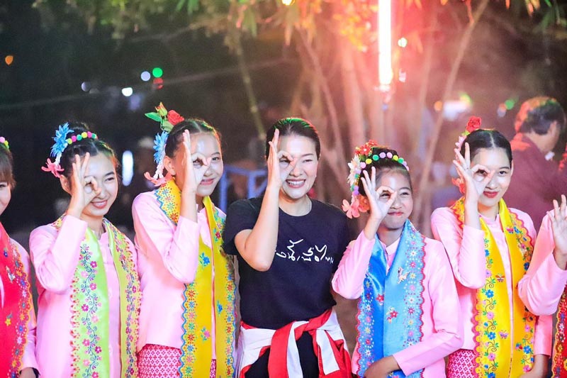 อิ่ม ธีรรัตน์ พรรคเพื่อไทย อิ่ม ธีรรัตน์ พรรคเพื่อไทย