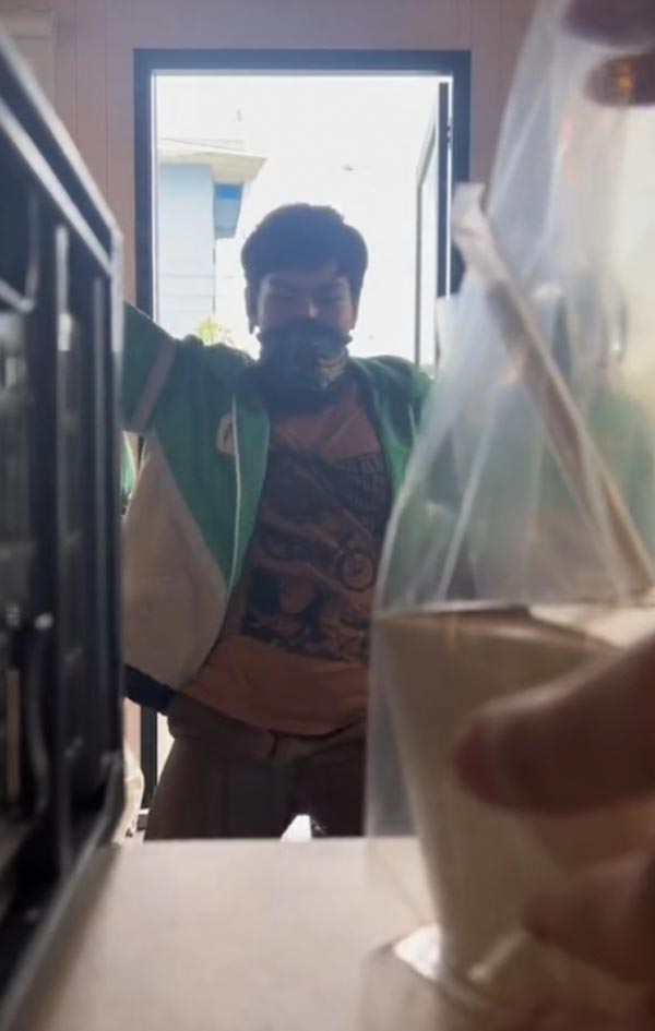 ไรเดอร์เต้น รับอาหารฟรี ไรเดอร์เต้น รับอาหารฟรี