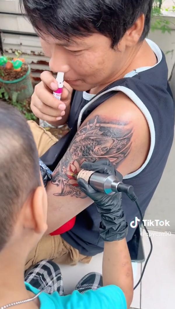 ช่างสักฟันน้ำนม ช่างสักฟันน้ำนม