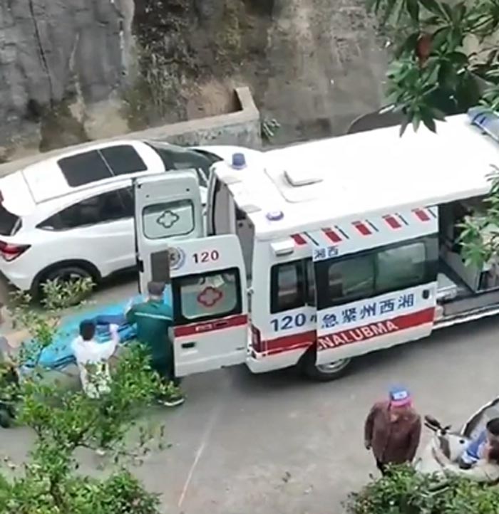 เด็กกระโดดร่มเลียนแบบการ์ตูน เด็กกระโดดร่มเลียนแบบการ์ตูน