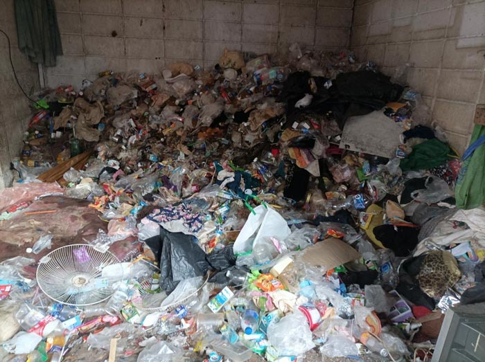 เด็ก 6 ขวบ กินนอนบนกองขยะ เด็ก 6 ขวบ กินนอนบนกองขยะ