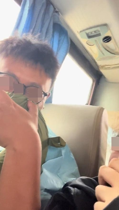 ตดในรถทัวร์ ตดในรถทัวร์