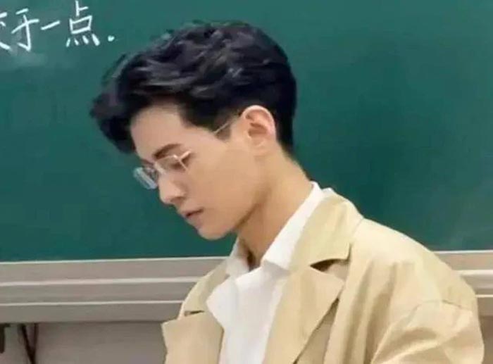 ครูหล่อ ครูหล่อ