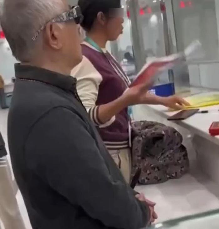 คนแก่ยกบ้านให้คนดูแล คนแก่ยกบ้านให้คนดูแล