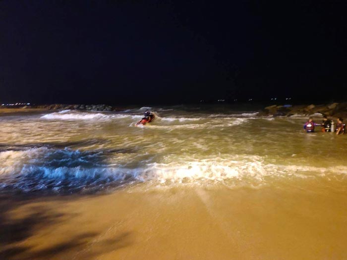 คนจมน้ำ คนจมน้ำ